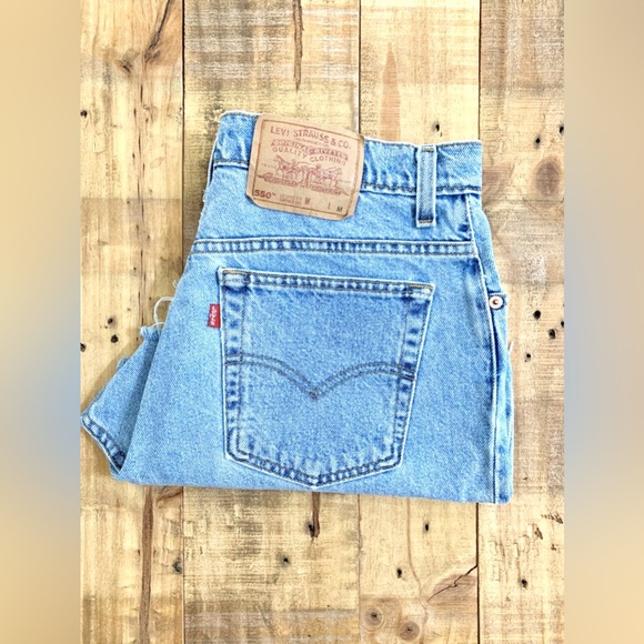 Sale 🚩 VINTAGE LEVI HIGH WAISTED CUT OFF SHORTS ❤️ SIZE 26 VINTAGE LEVI SHORTS - Picture 7 of 8